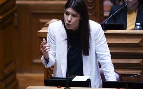 'A esquerda tem o dever de encarar de frente o problema da habitação', disse Mariana Mortágua.