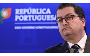 Excedente orçamental volta a subir apoiado por disparo no IRS