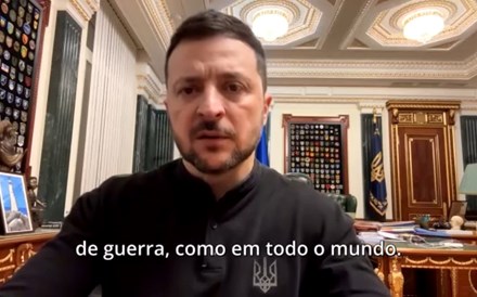 Zelensky acusa Putin de querer prolongar a guerra na Ucrânia