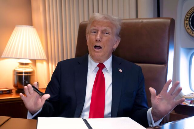 Trump pressiona republicanos no Congresso a aprovarem lei orçamental