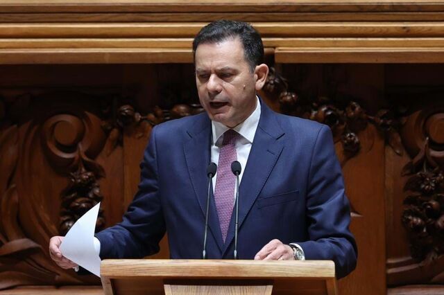 Montenegro ganha a Pedro Nuno Santos na competência e capacidade de formar governo