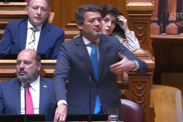 'Se for suspeito de um crime, continuará a ser candidato?', questiona André Ventura