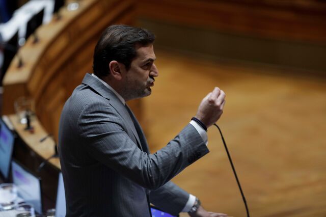 Hugo Soares vai recandidatar-se à liderança da bancada do PSD