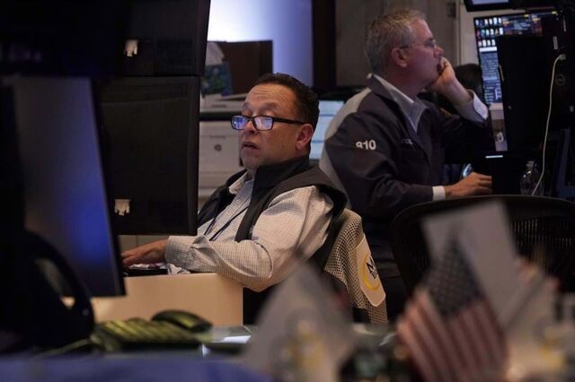 Wall Street abranda e 'big tech' deixam S&P 500 e Nasdaq à tona  