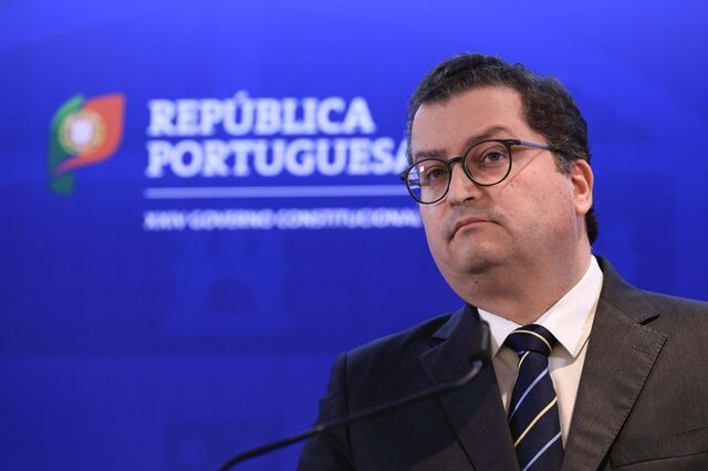 Excedente orçamental volta a subir apoiado por disparo no IRS