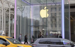 Apple cresce acima das previsões no trimestre com receitas de 95 mil milhões