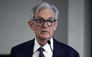 Fed mantém juros pela quarta reunião consecutiva. Continua a ver dois cortes este ano