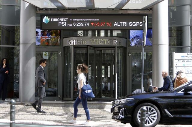 Consumo privado é tábua de salvação numa bolsa com lucros em queda