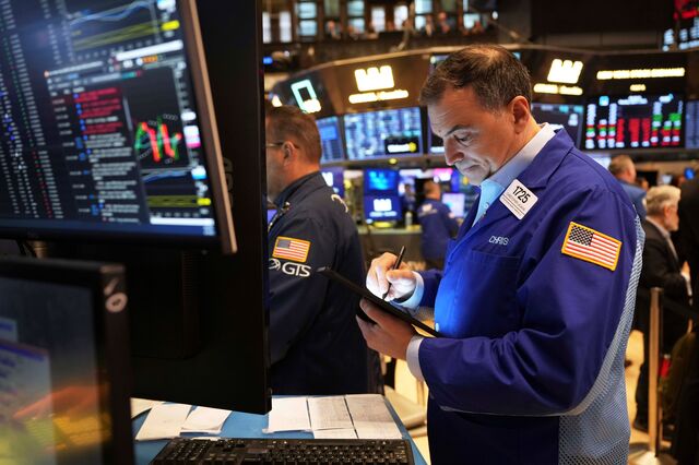 Wall Street afasta conflito EUA-Irão e fecha no verde. Tesla dispara 8%