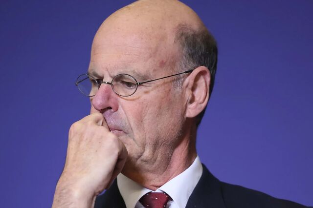 França precisa de cortar 40 mil milhões para manter défice em 4,6% em 2026