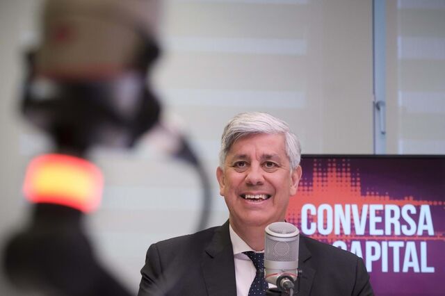 Centeno vê economia a desacelerar e não afasta nova revisão das previsões económicas 