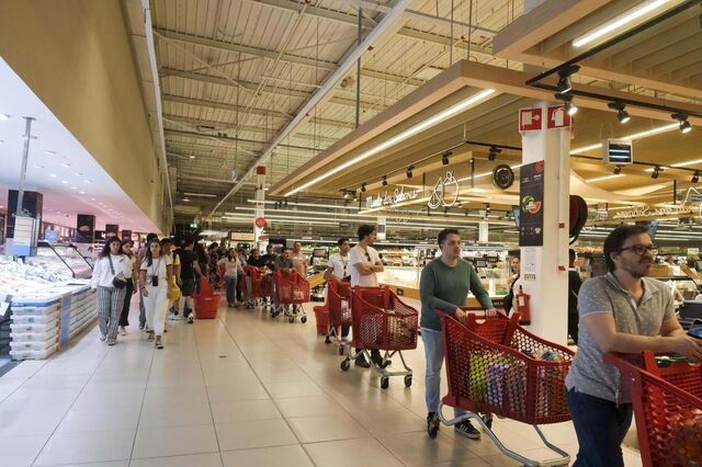 Conservas, lanternas, rádios e teorias no dia em que o país ficou às escuras