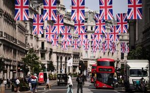 Após dois meses de crescimento, a economia britânica contraiu 0,3%.