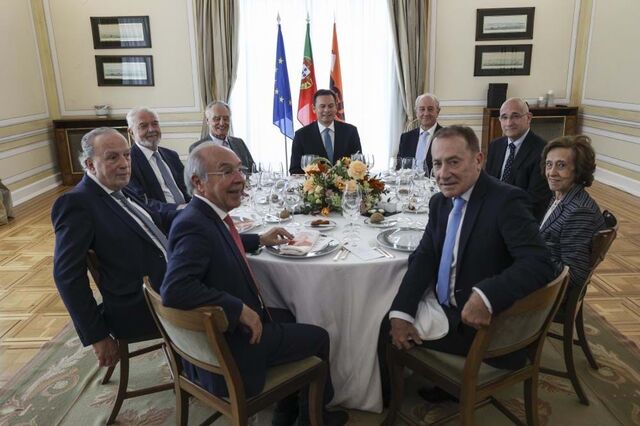 Históricos do PSD almoçam com Montenegro e geram críticas à esquerda e direita