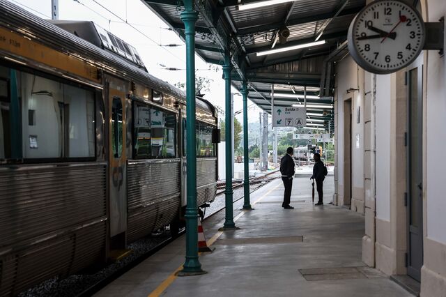 Greve parcial na CP levou à supressão de mais de 70% dos comboios até às 08:00