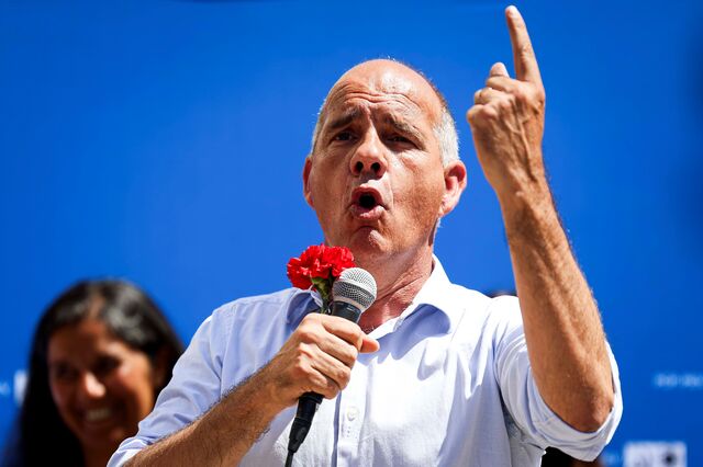 Paulo Raimundo fala de campanha cheia de força, que 'as bandeiras não andam sozinhas'