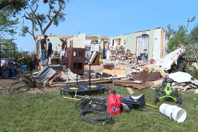 Casas destruídas e carros danificados: Fortes tempestades atingem os EUA
