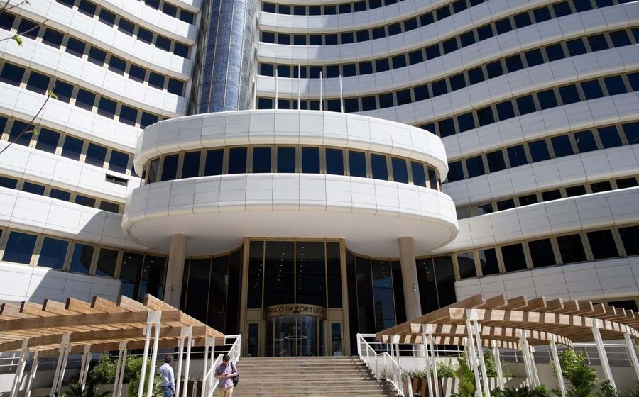Três economistas têm sido apontados como potenciais governadores do Banco de Portugal.