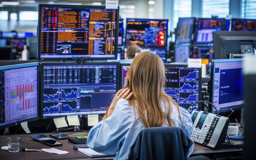Trading, bolsas, corretagem, corretora, negociação, ações, traders, operadores, wall street