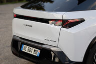 Novo Peugeot E-3008 Dual Motor: design inovador e tecnologia de ponta
