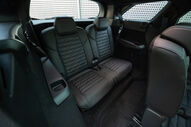 Interior espaçoso do Peugeot E-3008/E-5008 325 Dual Motor oferece conforto e design moderno