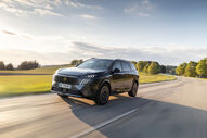 Peugeot apresenta novos E-3008 e E-5008 Dual Motor
