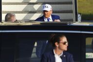 Trump chegou a Haia para a cimeira da NATO nos Países Baixos.
