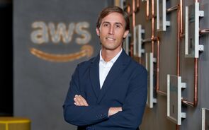 O custo continua a dificultar a adesão à Inteligência Artificial
