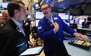 Wall Street afasta tensões geopolíticas e comerciais e volta aos ganhos. Oracle dispara 13%