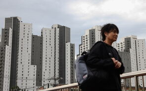 Preços das casas novas caem na China pelo 24º mês, apesar das medidas do Governo para travar a crise