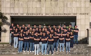 Estudantes da FEUP lançam barco solar 'Atlântico' com materiais sustentáveis