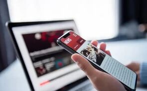 Apenas 10% dos portugueses pagam por notícias online, revela o Digital News Report Portugal 2025