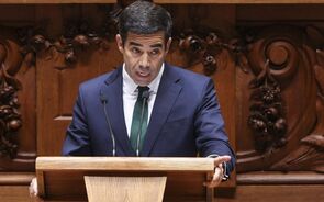 Leis da nacionalidade e dos estrangeiros baixam à especialidade sem votação