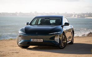 Forthing S7: berlina elétrica de luxo chinesa
