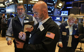Pessimismo da Fed sobre economia dos EUA deixa Wall Street sem rumo