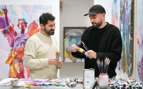 Artistas ADD FUEL e PichiAvo expõem 'Memória Material' na Galeria Underdogs, em Lisboa