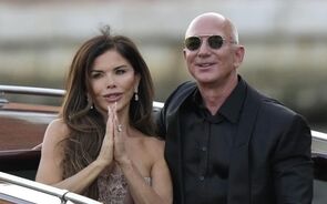 Jeff Bezos vendeu ações da Amazon no dia do casamento com Laura Sánchez, em Veneza