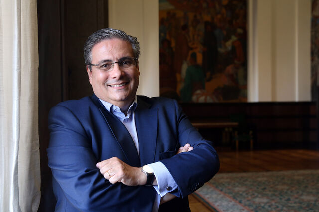 Governo promete 'valorizar o trabalho', 'proteger a poupança' e mais investimento