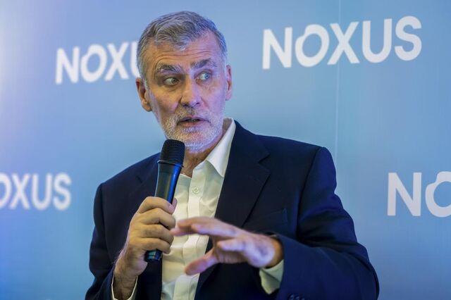 Gouveia e Melo ouve gritos sobre traição em homenagem a ex-combatentes
