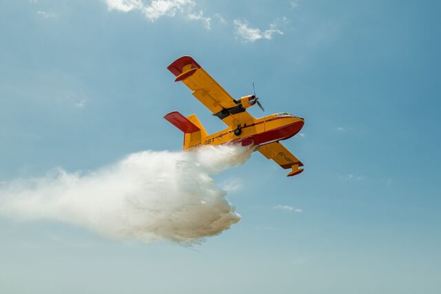 Canadair para combater incêndios rendem 24,6 milhões à Avincis