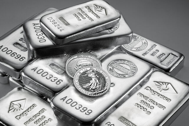 Prata revalida máximos históricos e aproxima-se dos 59 dólares por onça