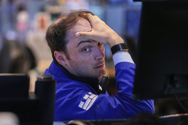 Quebra no setor dos serviços dos EUA atira Wall Street para o vermelho