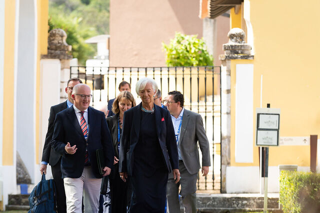 'Novo ambiente dá muitas razões de preocupação', avisa Lagarde. BCE 'comprometido' com inflação