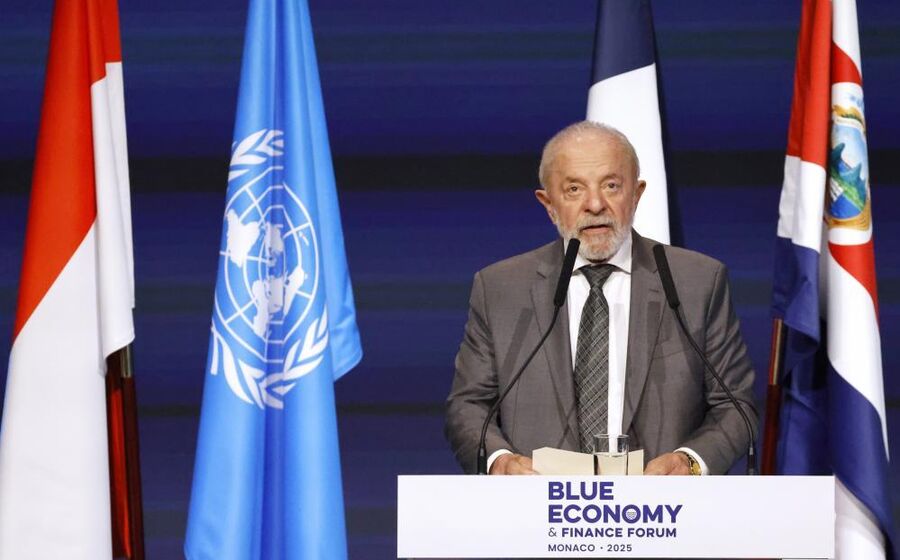 Lula da Silva discursa num fórum antes da Conferência da ONU sobre os Oceanos, em Nice