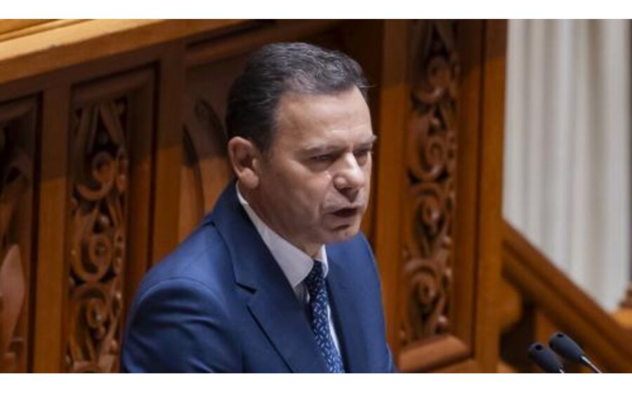Montenegro anuncia redução do IRS nas próximas semanas