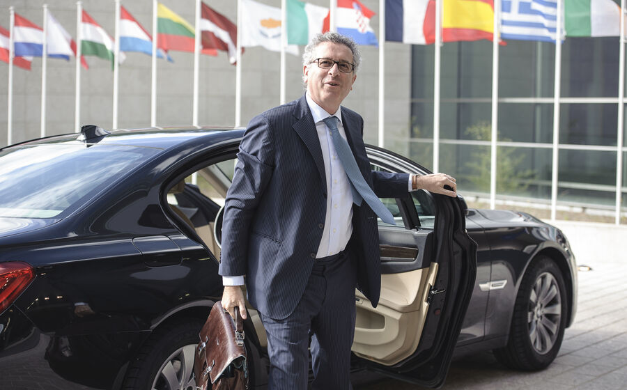 Mecanismo Europeu de Estabilidade alerta para riscos na dívida de Portugal.