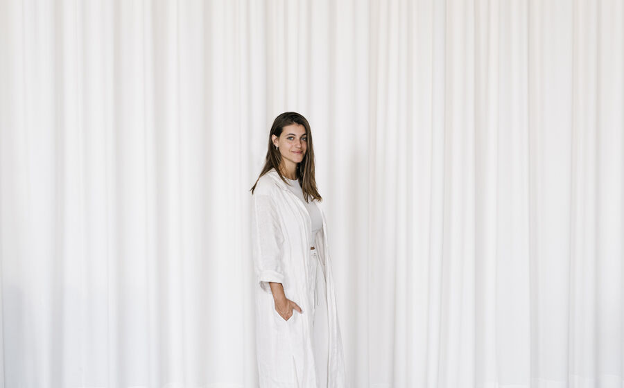 Vanessa Barragão inaugura 'Mergulho', exposição que alerta contra o consumo excessivo