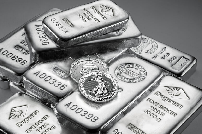 Barras de prata e moedas de Londres com 'Fine Silver 999.0'