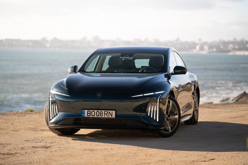 Forthing S7: berlina elétrica de luxo chinesa