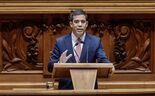 Ministro António Leitão Amaro no Parlamento.